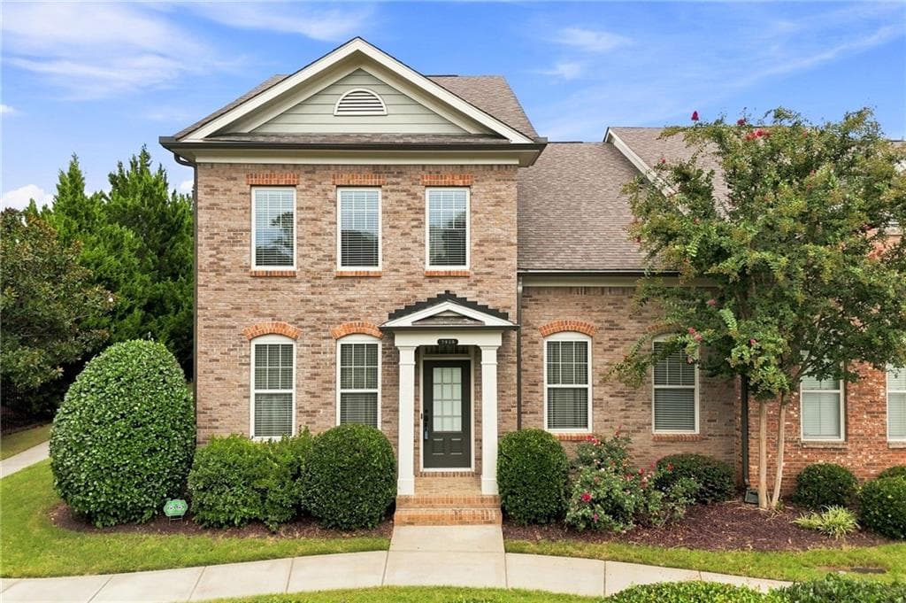 3 bedroom, 3 bathroom, 2,147 sq ft townhouse for sale at 7920 Pierpoint Lane, Alpharetta, GA 30005 — photo 1 of 61