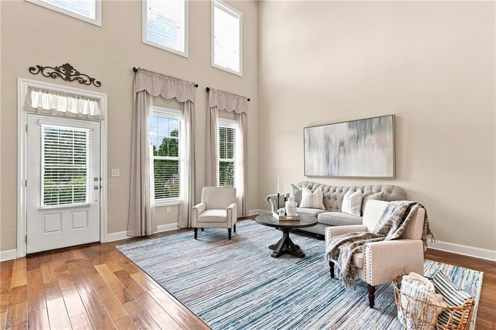 3 bedroom, 3 bathroom, 2,147 sq ft townhouse for sale at 7920 Pierpoint Lane, Alpharetta, GA 30005 — photo 4