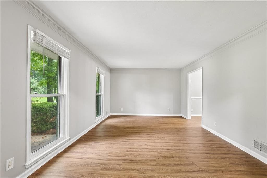 4 bedroom, 3 bathroom, 2,477 sq ft single family residence for sale at 2896 Haverford Lane, Marietta, GA 30067 — photo 2