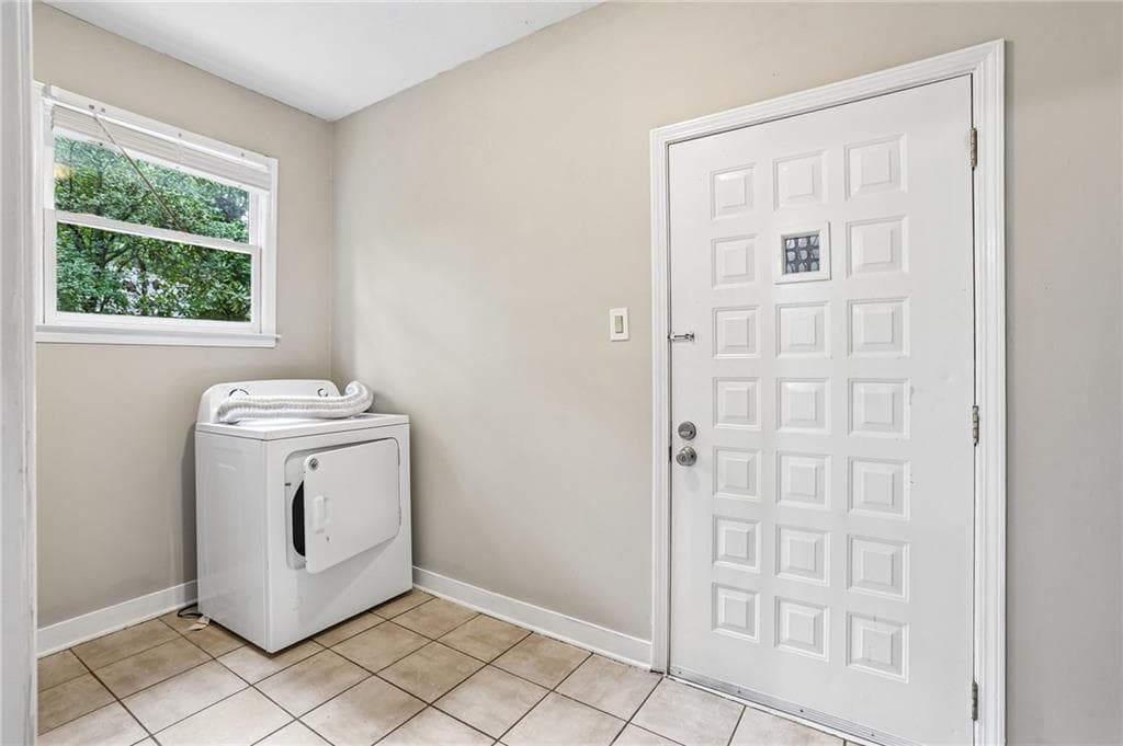 4 bedroom, 3 bathroom, 2,477 sq ft single family residence for sale at 2896 Haverford Lane, Marietta, GA 30067 — photo 10