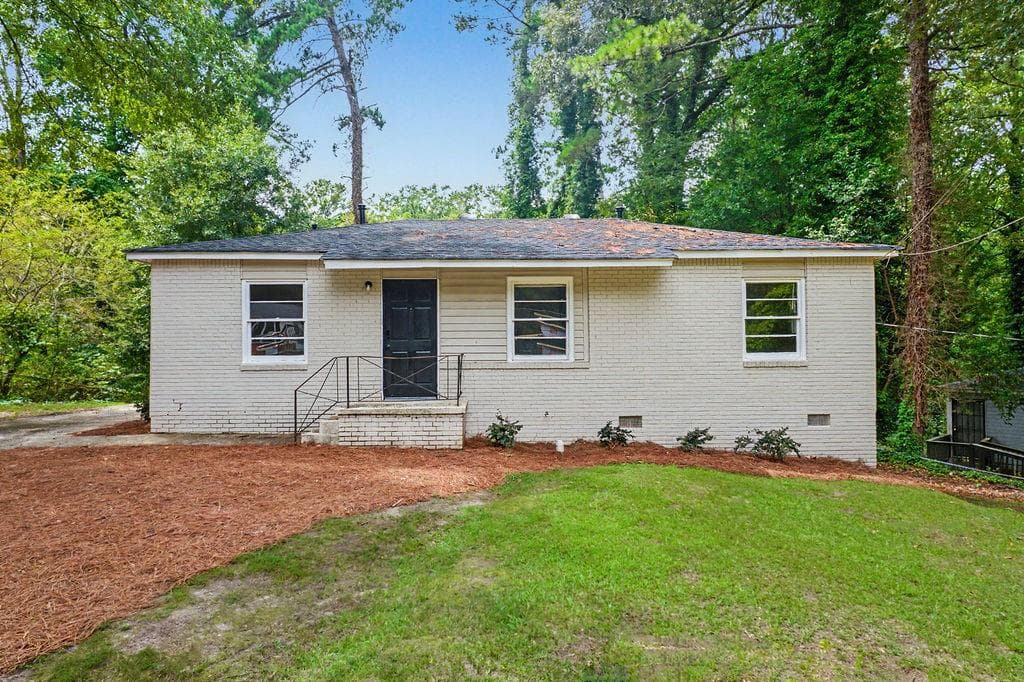 3 bedroom, 1 bathroom, 1,000 sq ft single family residence for sale at 3791 Clovis Court, Atlanta, GA 30331