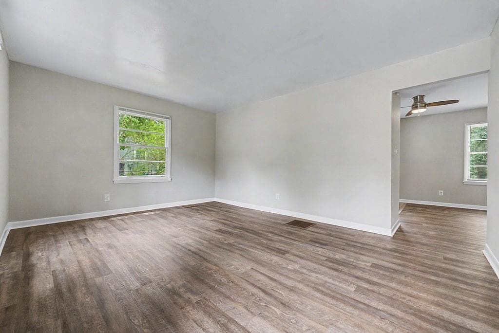 3 bedroom, 1 bathroom, 1,000 sq ft single family residence for sale at 3791 Clovis Court, Atlanta, GA 30331 — photo 3