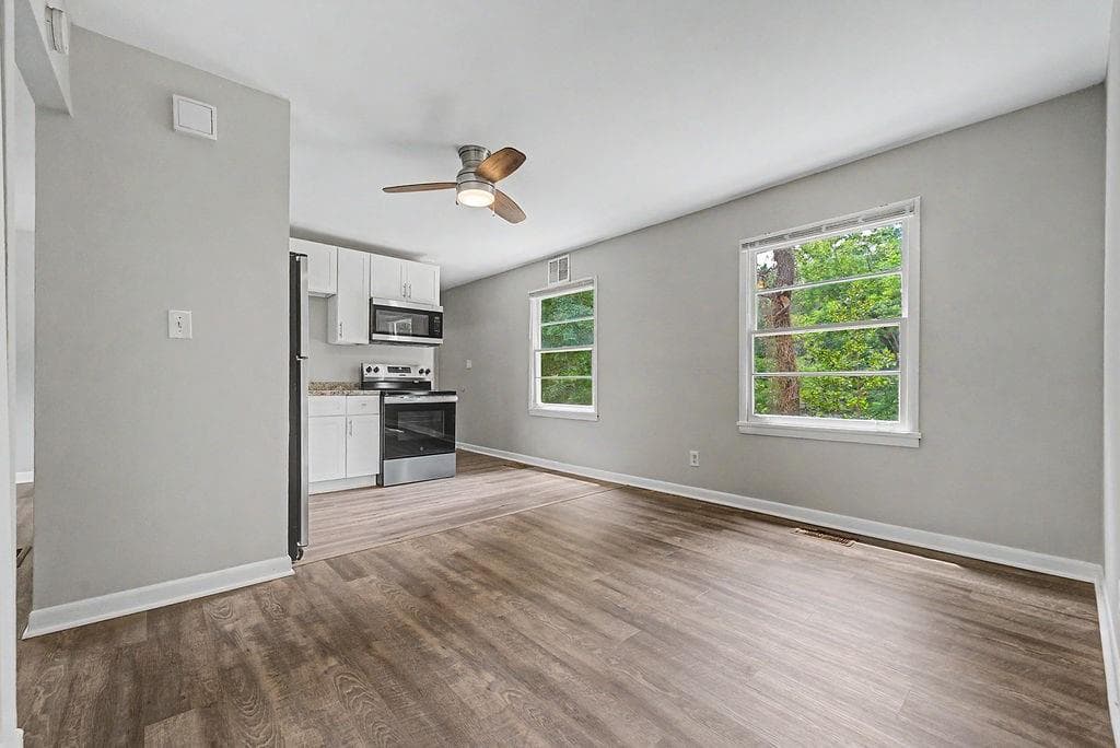 3 bedroom, 1 bathroom, 1,000 sq ft single family residence for sale at 3791 Clovis Court, Atlanta, GA 30331 — photo 6