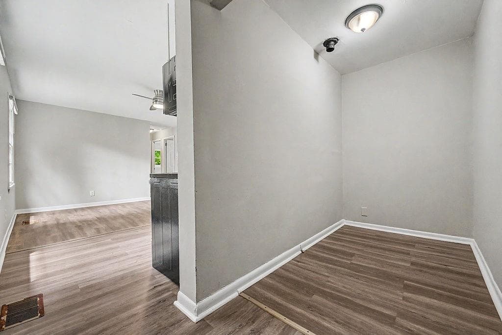 3 bedroom, 1 bathroom, 1,000 sq ft single family residence for sale at 3791 Clovis Court, Atlanta, GA 30331 — photo 9