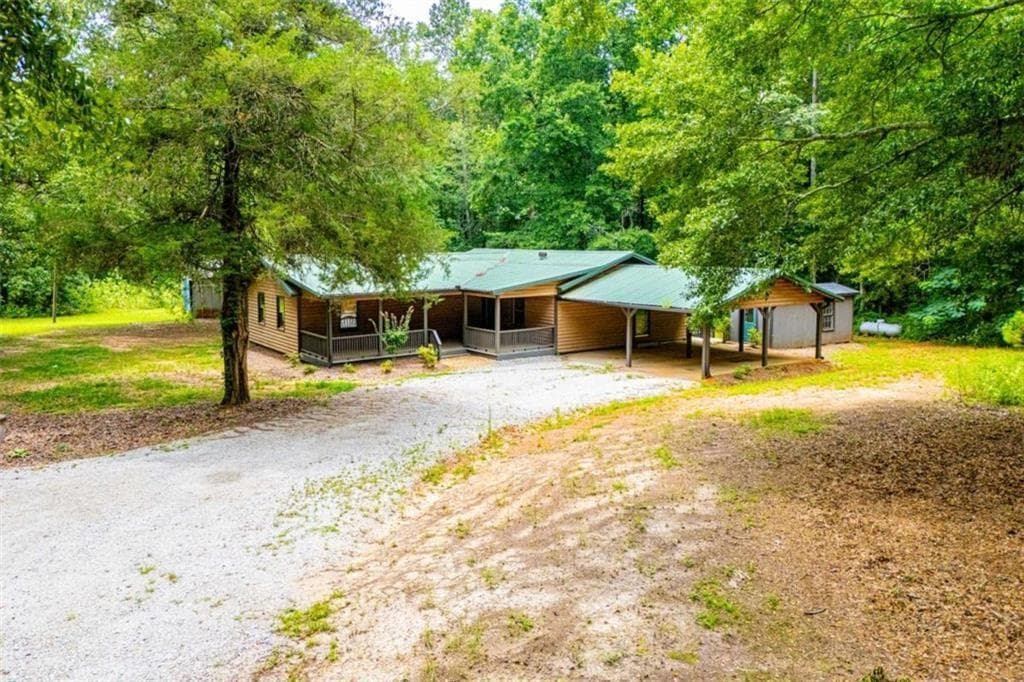 3 bedroom, 2 bathroom, 1,686 sq ft single family residence for sale at 315 Laurel Road, Carrollton, GA 30117 — photo 2