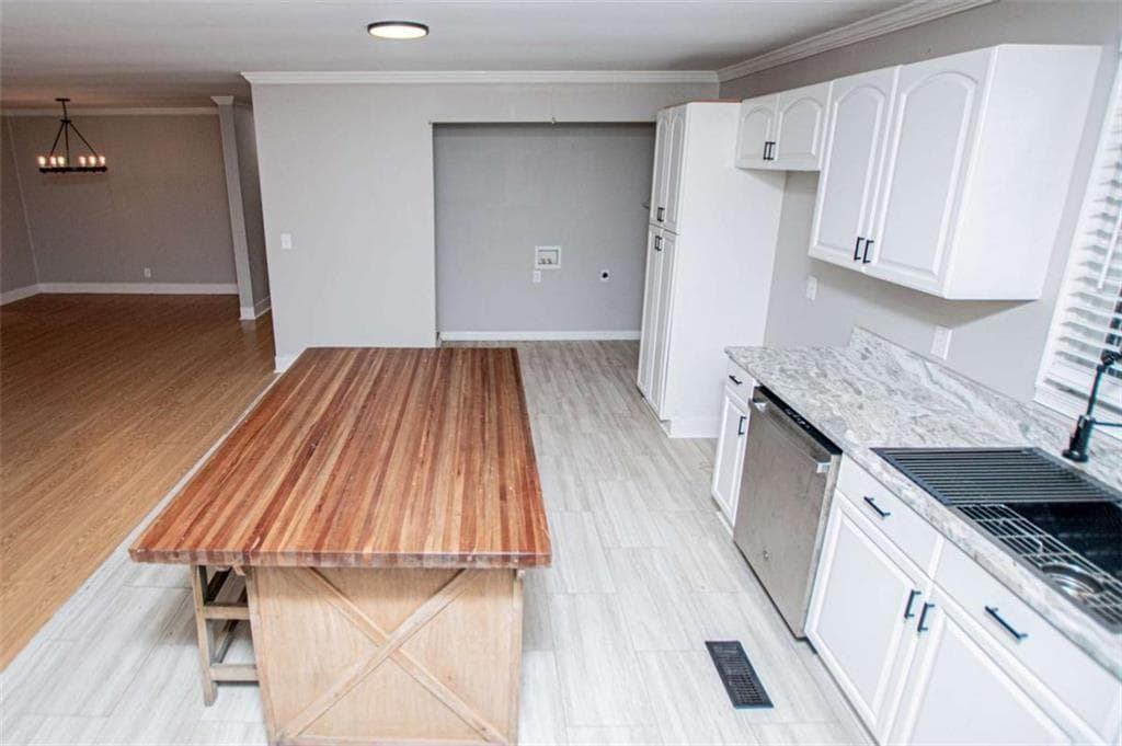 3 bedroom, 2 bathroom, 1,686 sq ft single family residence for sale at 315 Laurel Road, Carrollton, GA 30117 — photo 9