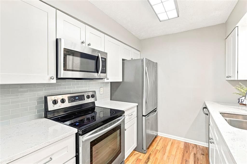 3 bedroom, 3 bathroom, 1,484 sq ft condominium under contract at 6304 Park Avenue D3, Sandy Springs, GA 30342 — photo 3