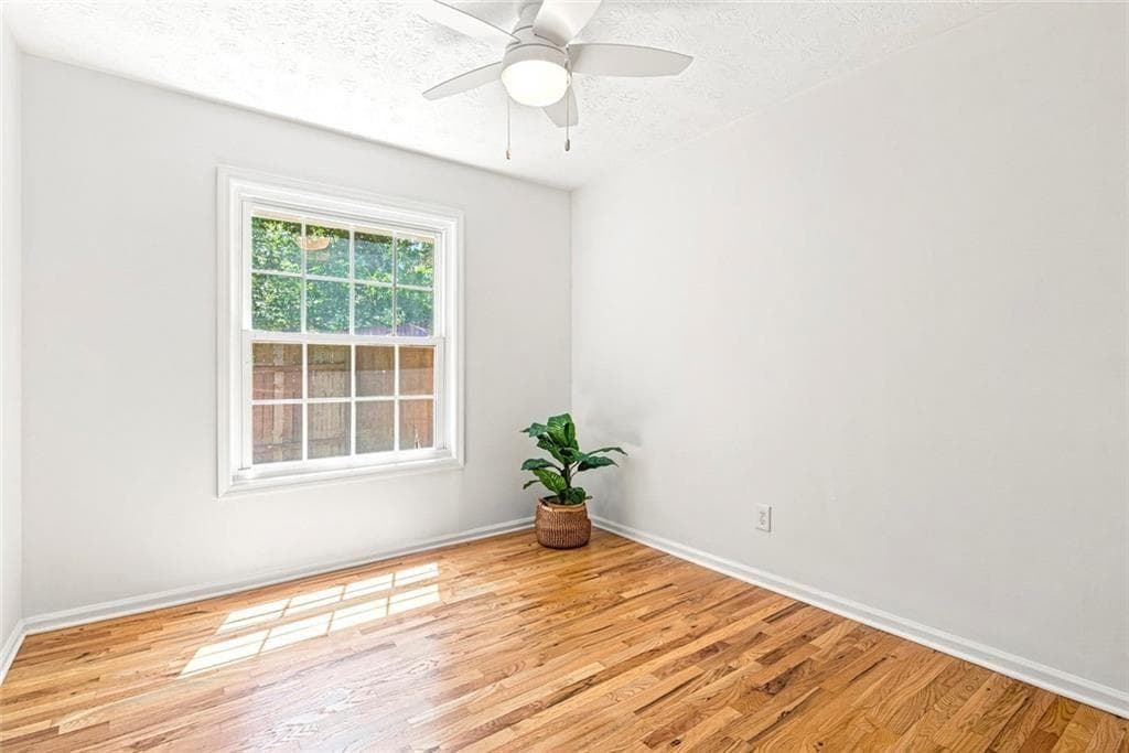 3 bedroom, 3 bathroom, 1,484 sq ft condominium under contract at 6304 Park Avenue D3, Sandy Springs, GA 30342 — photo 7