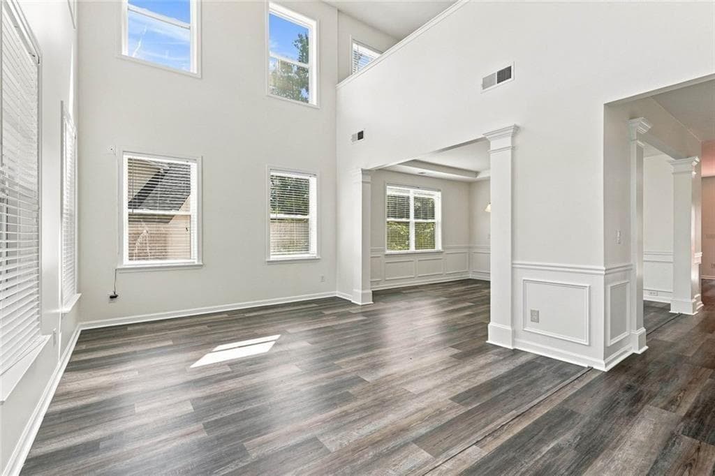 5 bedroom, 4 bathroom, 3,679 sq ft single family residence for sale at 1015 Liberty Ives Drive, Auburn, GA 30011 — photo 6