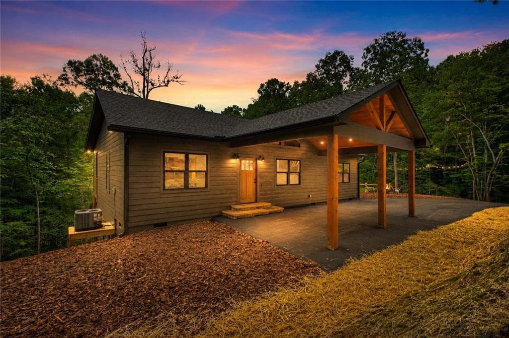 3 bedroom, 2 bathroom, 1,222 sq ft single family residence under contract at 274 Medina Court, Ellijay, GA 30540