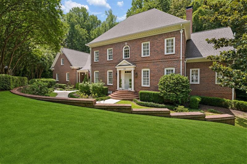 5 bedroom, 6 bathroom, 7,264 sq ft single family residence for sale at 553 Bryn Mawr Lane, Atlanta, GA 30327 — photo 2