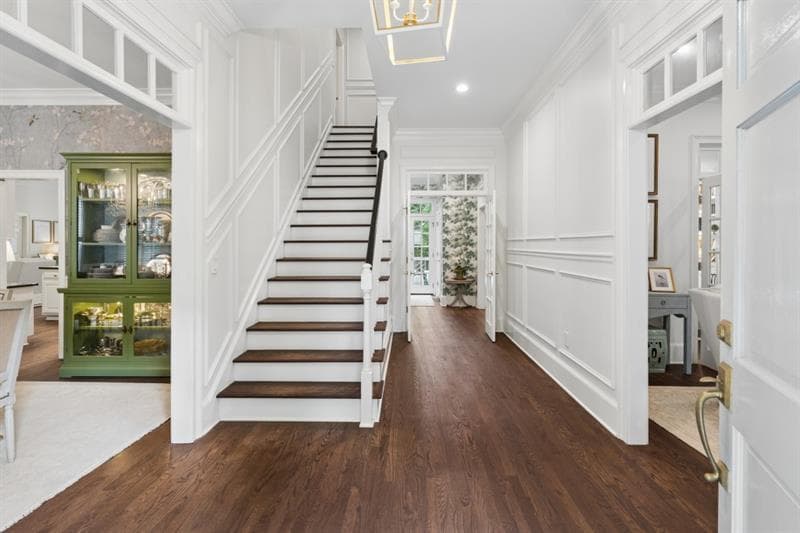 5 bedroom, 6 bathroom, 7,264 sq ft single family residence for sale at 553 Bryn Mawr Lane, Atlanta, GA 30327 — photo 5