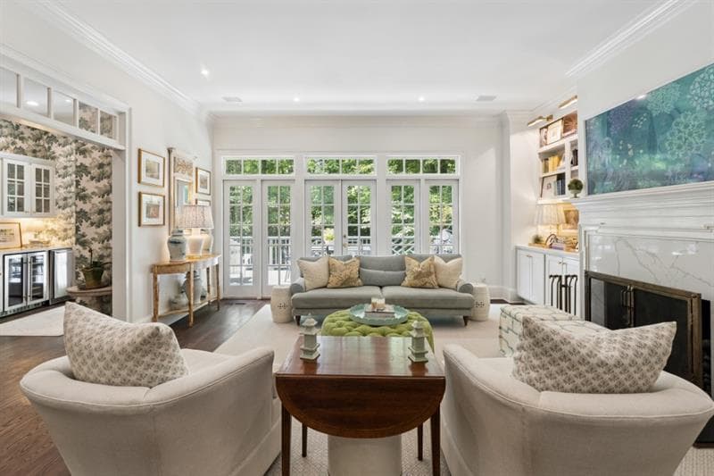 5 bedroom, 6 bathroom, 7,264 sq ft single family residence for sale at 553 Bryn Mawr Lane, Atlanta, GA 30327 — photo 8