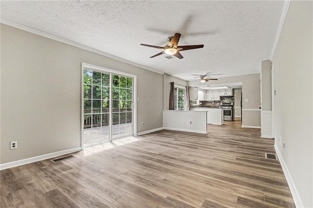4 bedroom, 3 bathroom, 2,638 sq ft single family residence under contract at 1468 Heritage Glen Drive, Marietta, GA 30068 — photo 8