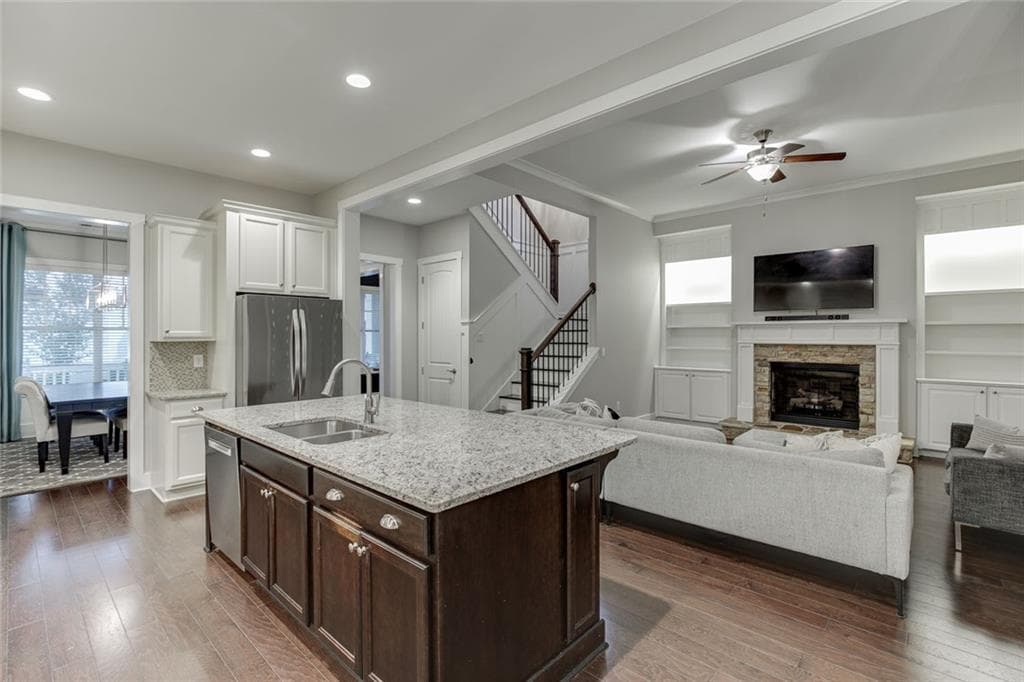 5 bedroom, 4 bathroom, 3,334 sq ft single family residence for sale at 6454 Park Bench Place, Hoschton, GA 30548 — photo 5