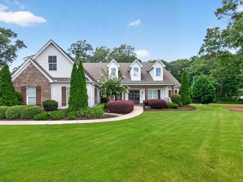 4 bedroom, 4 bathroom, 3,974 sq ft single family residence for sale at 38 Mattox Road, Newnan, GA 30263 — photo 2