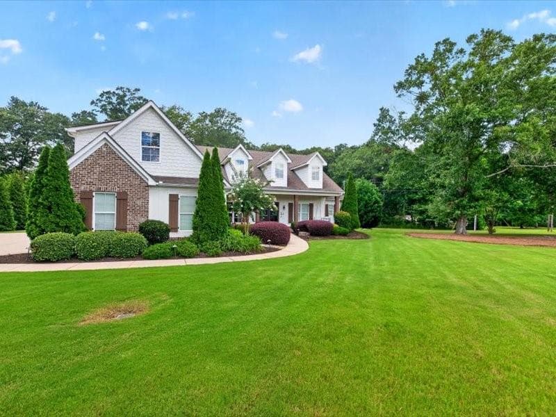 4 bedroom, 4 bathroom, 3,974 sq ft single family residence for sale at 38 Mattox Road, Newnan, GA 30263 — photo 3