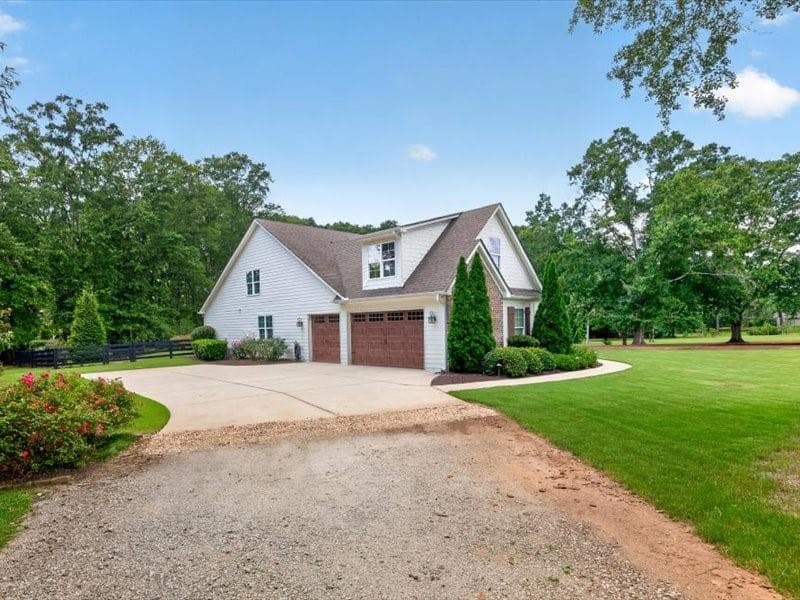4 bedroom, 4 bathroom, 3,974 sq ft single family residence for sale at 38 Mattox Road, Newnan, GA 30263 — photo 5