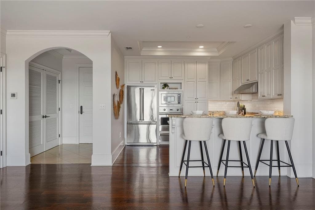 2 bedroom, 2 bathroom, 1,766 sq ft condominium for sale at 2700 Paces Ferry Road 203, Atlanta, GA 30339 — photo 3