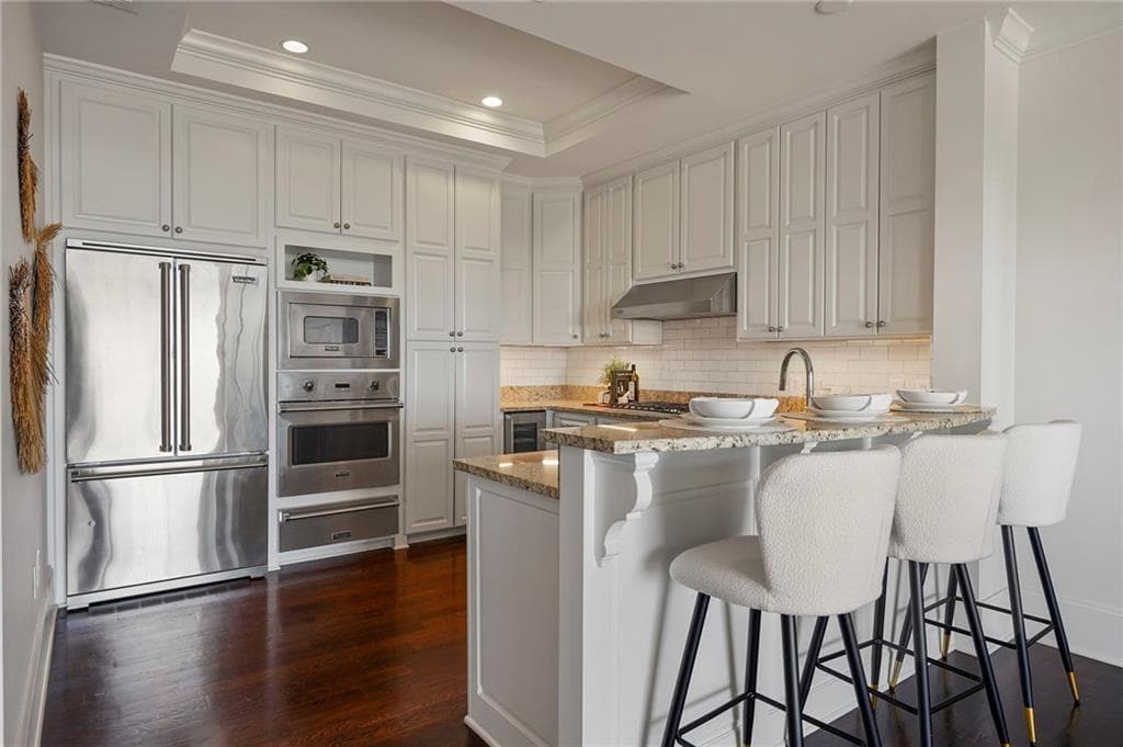 2 bedroom, 2 bathroom, 1,766 sq ft condominium for sale at 2700 Paces Ferry Road 203, Atlanta, GA 30339 — photo 4