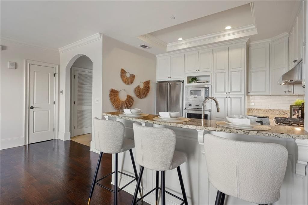 2 bedroom, 2 bathroom, 1,766 sq ft condominium for sale at 2700 Paces Ferry Road 203, Atlanta, GA 30339 — photo 6