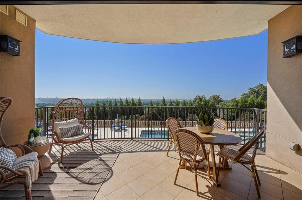 2 bedroom, 2 bathroom, 1,766 sq ft condominium for sale at 2700 Paces Ferry Road 203, Atlanta, GA 30339 — photo 10