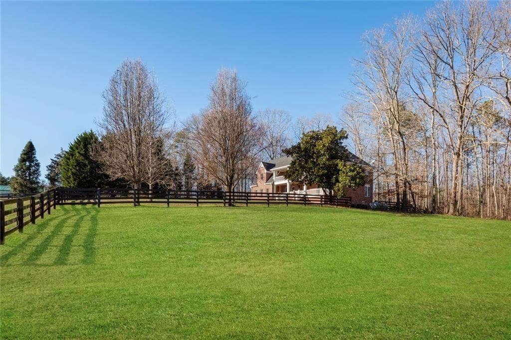5 bedroom, 6 bathroom, 4,192 sq ft single family residence for sale at 1040 Little River Way, Alpharetta, GA 30004 — photo 5