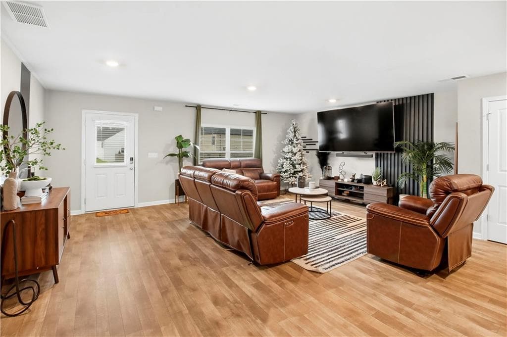 4 bedroom, 3 bathroom, 2,322 sq ft single family residence for sale at 3314 Enterkin Lane, South Fulton, GA 30349 — photo 3