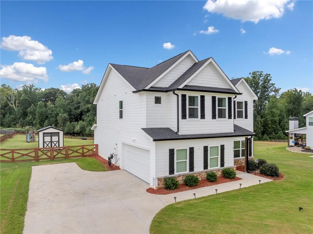 4 bedroom, 3 bathroom, 2,564 sq ft single family residence under contract at 814 Wilbanks Road, Alto, GA 30510 — photo 2
