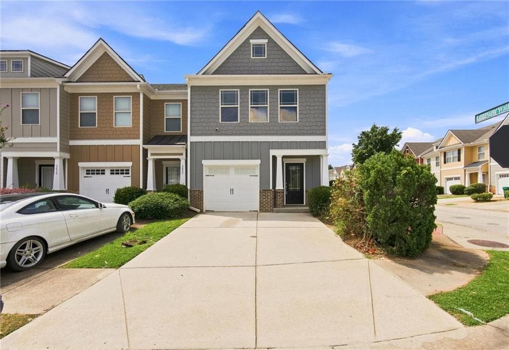3 bedroom, 3 bathroom townhouse under contract at 2655 Avanti Way, Decatur, GA 30035 — photo 2