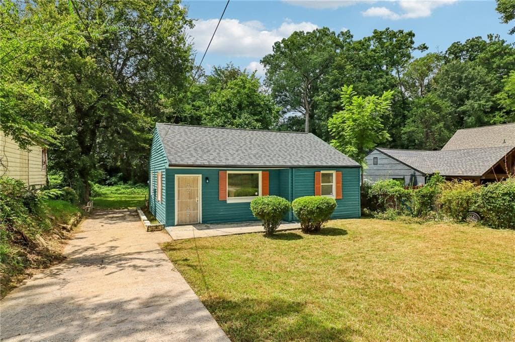 2 bedroom, 1 bathroom, 929 sq ft single family residence under contract at 1355 Graymont Drive, Atlanta, GA 30310