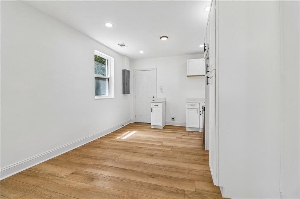 2 bedroom, 1 bathroom, 929 sq ft single family residence under contract at 1355 Graymont Drive, Atlanta, GA 30310 — photo 6