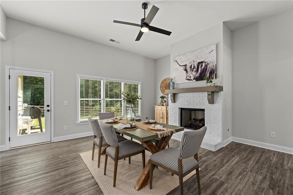4 bedroom, 3 bathroom, 2,479 sq ft single family residence for sale at 202 Jefferson Avenue, Canton, GA 30114 — photo 3
