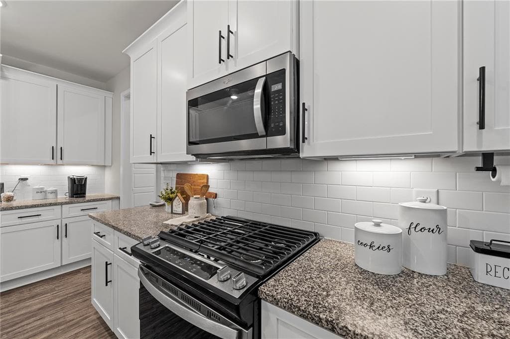 4 bedroom, 3 bathroom, 2,479 sq ft single family residence for sale at 202 Jefferson Avenue, Canton, GA 30114 — photo 8