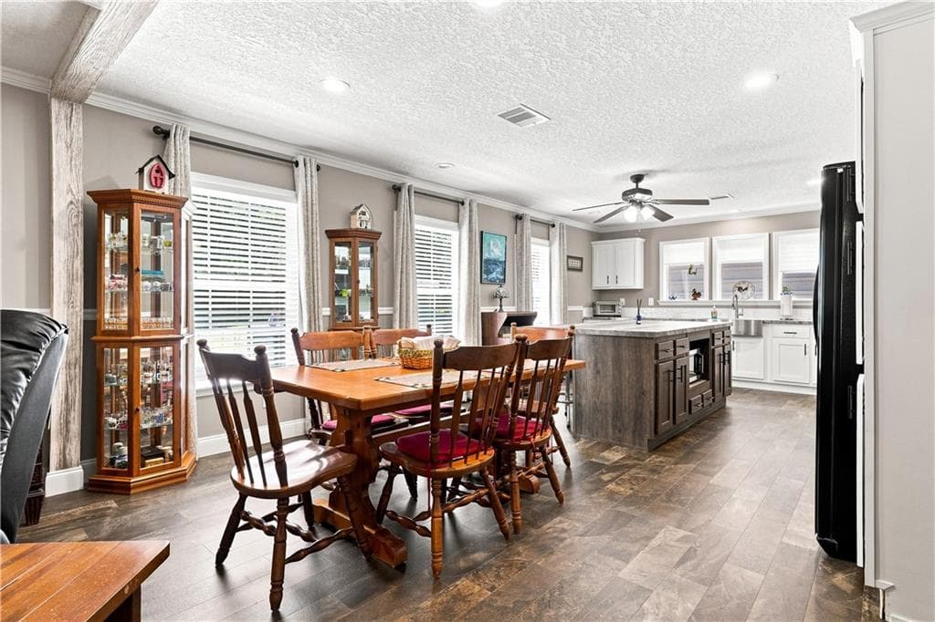 3 bedroom, 2 bathroom, 1,920 sq ft single family residence under contract at 657 Barnes Mountain Road, Ellijay, GA 30540 — photo 9