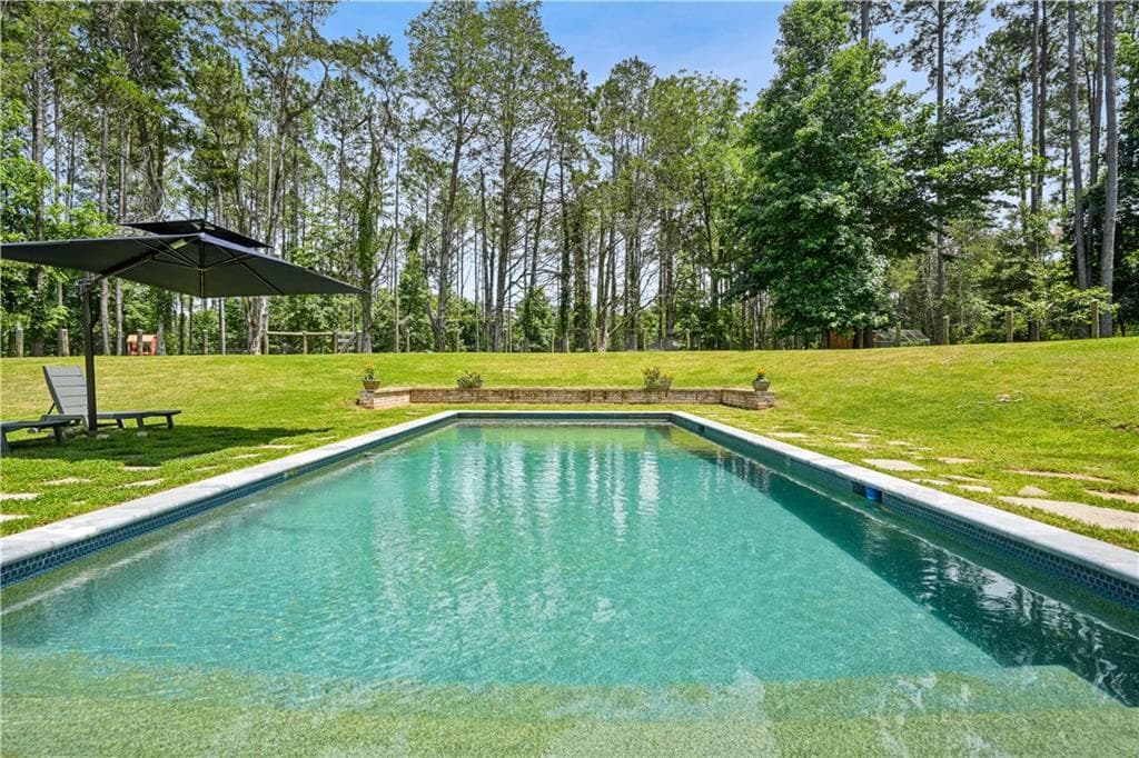 5 bedroom, 6 bathroom, 4,209 sq ft single family residence for sale at 695 Dead Oak Road, Senoia, GA 30276 — photo 3