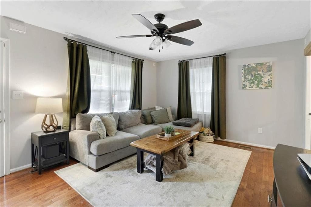 2 bedroom, 2 bathroom, 960 sq ft single family residence under contract at 303 S Main Street, Adairsville, GA 30103 — photo 6