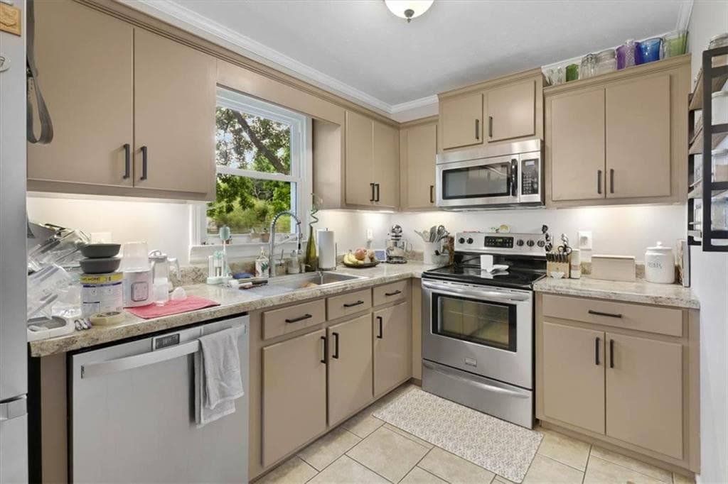 2 bedroom, 2 bathroom, 960 sq ft single family residence under contract at 303 S Main Street, Adairsville, GA 30103 — photo 7