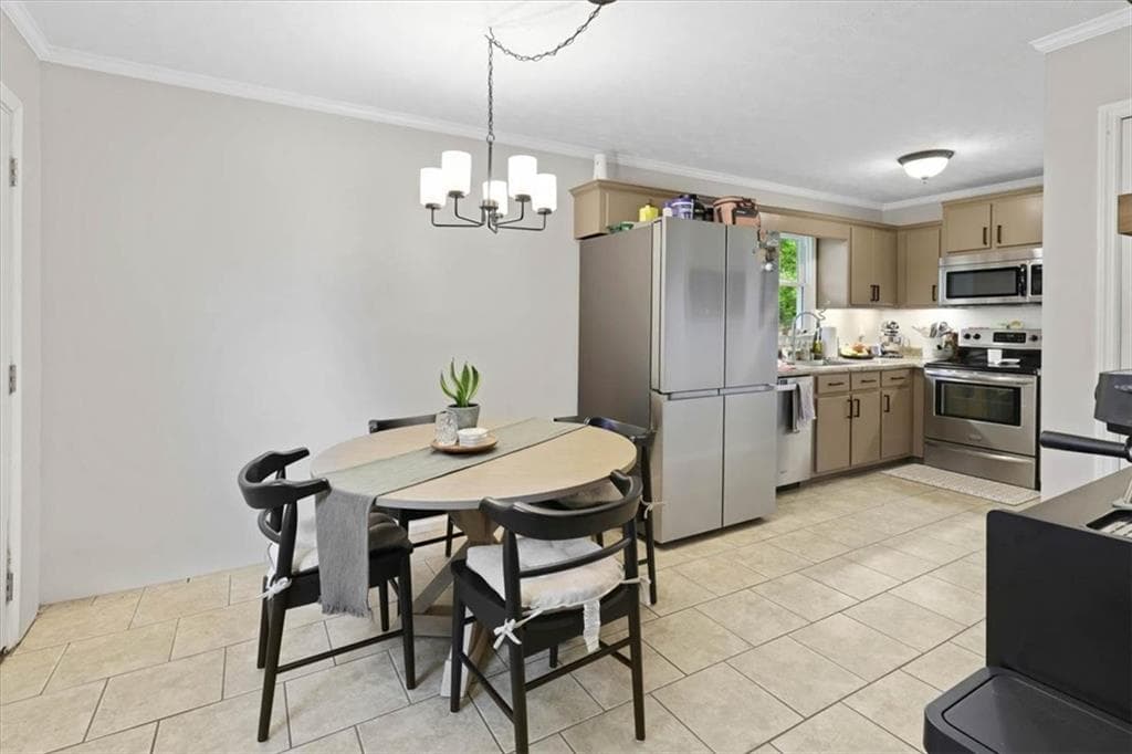 2 bedroom, 2 bathroom, 960 sq ft single family residence under contract at 303 S Main Street, Adairsville, GA 30103 — photo 9