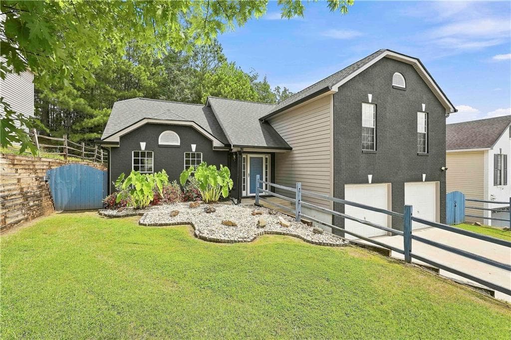 3 bedroom, 3 bathroom, 2,170 sq ft single family residence under contract at 2455 Tolliver Drive, Ellenwood, GA 30294 — photo 2