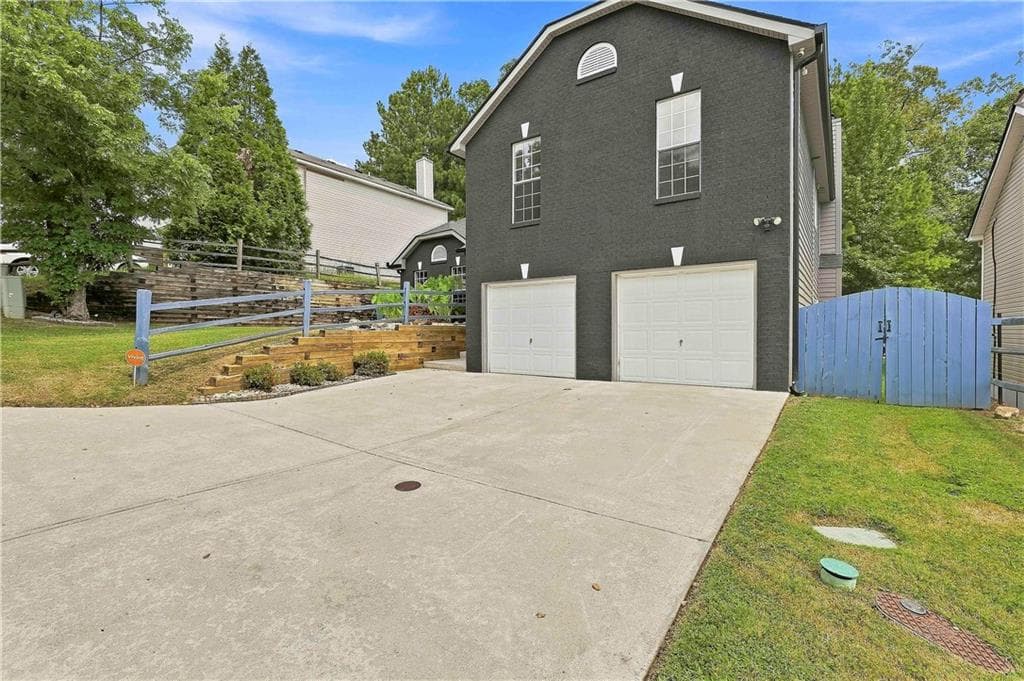 3 bedroom, 3 bathroom, 2,170 sq ft single family residence under contract at 2455 Tolliver Drive, Ellenwood, GA 30294 — photo 3
