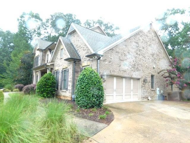 5 bedroom, 4 bathroom, 5,117 sq ft single family residence for rent at 15485 N Valley Creek Lane, Alpharetta, GA 30004 for $4,500 a month — photo 3