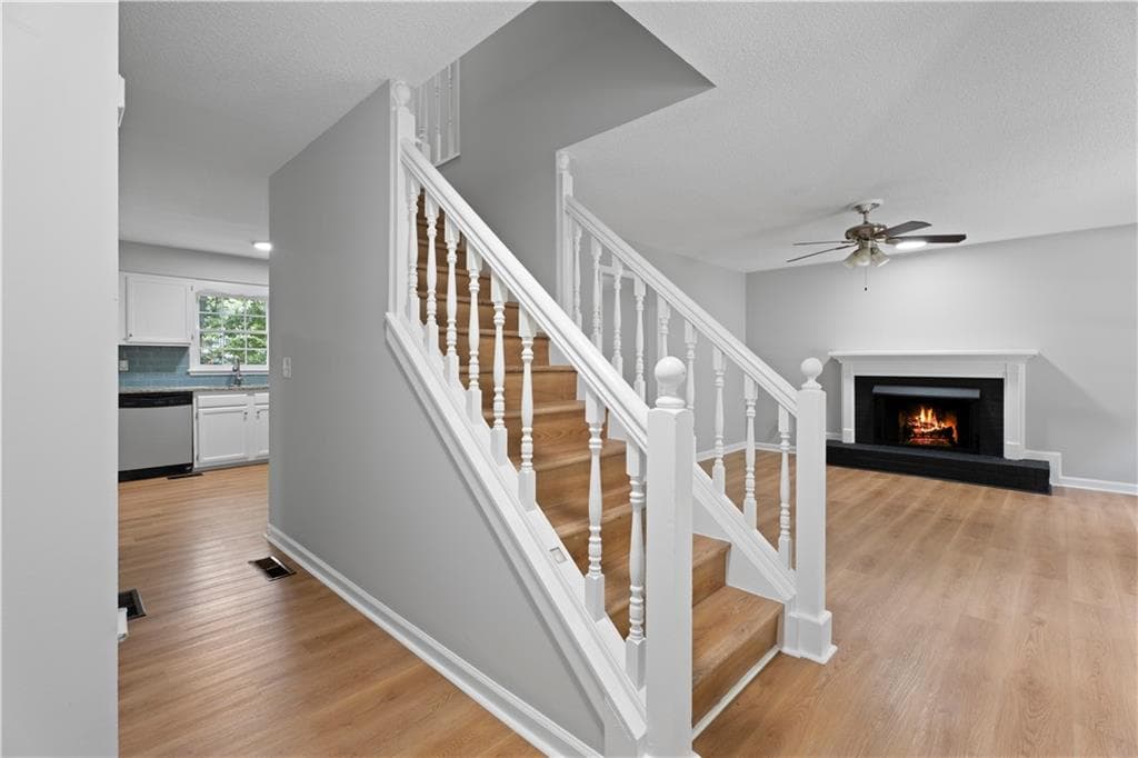 4 bedroom, 4 bathroom, 2,341 sq ft single family residence for sale at 1860 Hickory Creek Court, Acworth, GA 30102 — photo 5