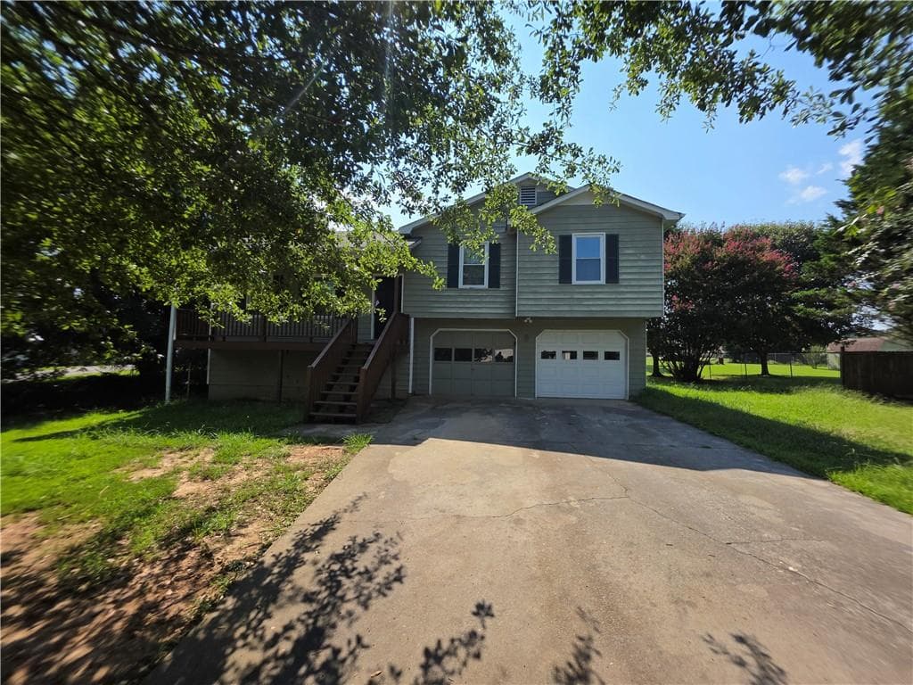 3 bedroom, 3 bathroom, 1,513 sq ft single family residence for sale at 3385 Sable Chase Lane, South Fulton, GA 30349
