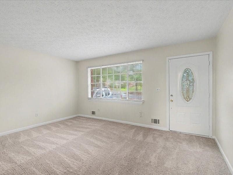 3 bedroom, 2 bathroom, 1,726 sq ft single family residence for sale at 538 Wexwood Drive, Riverdale, GA 30274 — photo 6