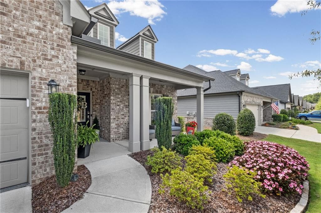 3 bedroom, 3 bathroom, 2,932 sq ft single family residence under contract at 326 Ellington Drive, Canton, GA 30115 — photo 10