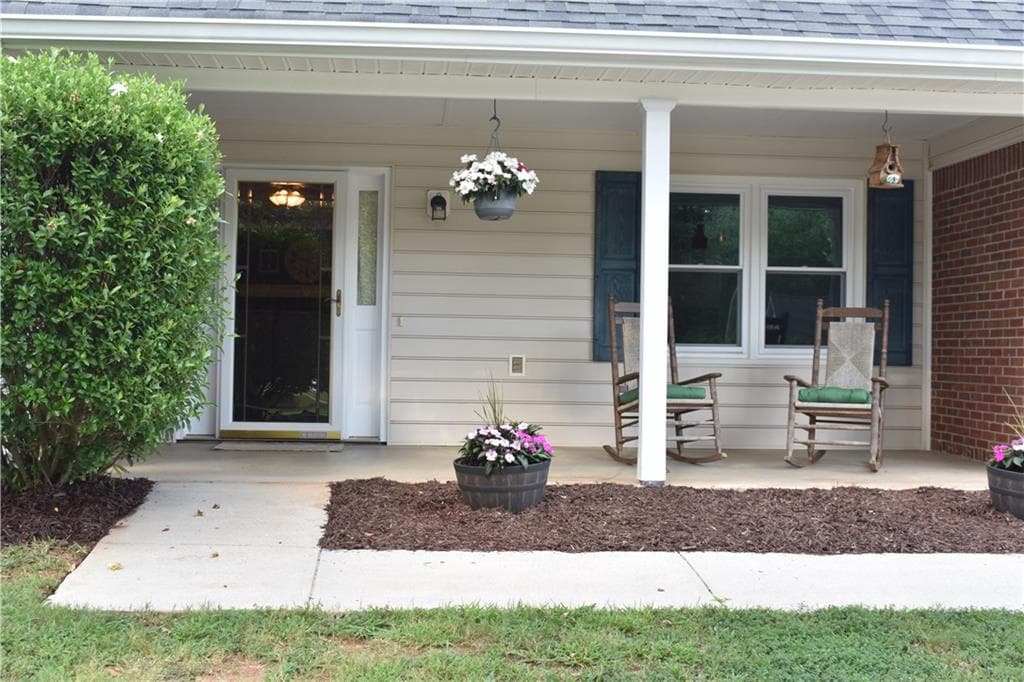 3 bedroom, 2 bathroom, 1,874 sq ft single family residence for sale at 3628 Cherry Creek Drive, Conyers, GA 30013 — photo 2
