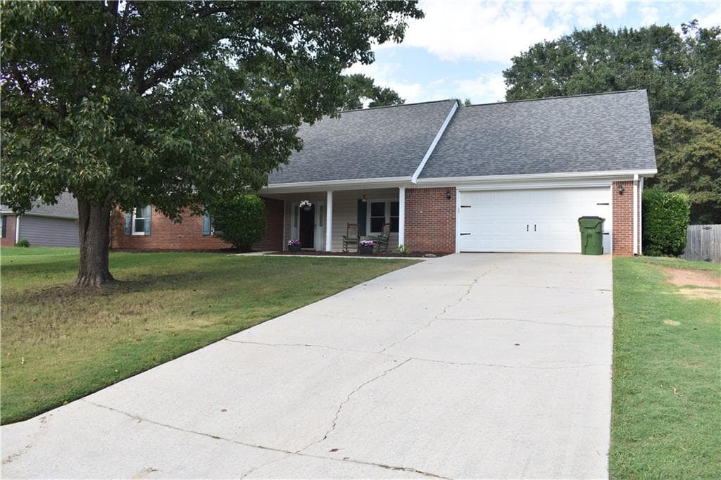 3 bedroom, 2 bathroom, 1,874 sq ft single family residence for sale at 3628 Cherry Creek Drive, Conyers, GA 30013 — photo 4