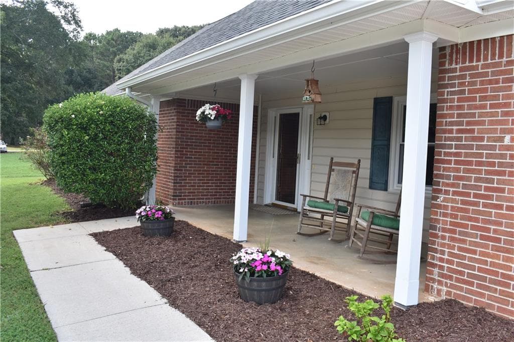 3 bedroom, 2 bathroom, 1,874 sq ft single family residence for sale at 3628 Cherry Creek Drive, Conyers, GA 30013 — photo 5