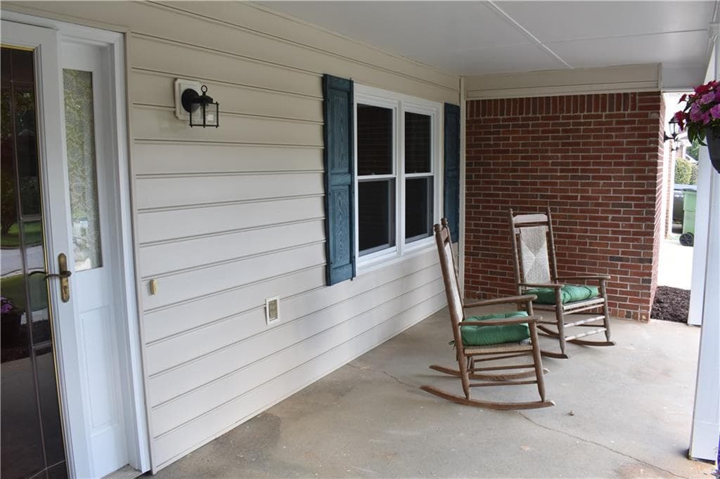 3 bedroom, 2 bathroom, 1,874 sq ft single family residence for sale at 3628 Cherry Creek Drive, Conyers, GA 30013 — photo 6